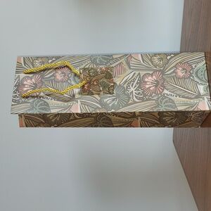 *🆕 Aurora Forum 12 Ct Tropical Floral Accent Tall Bags, Gold Handles & Tags NEW